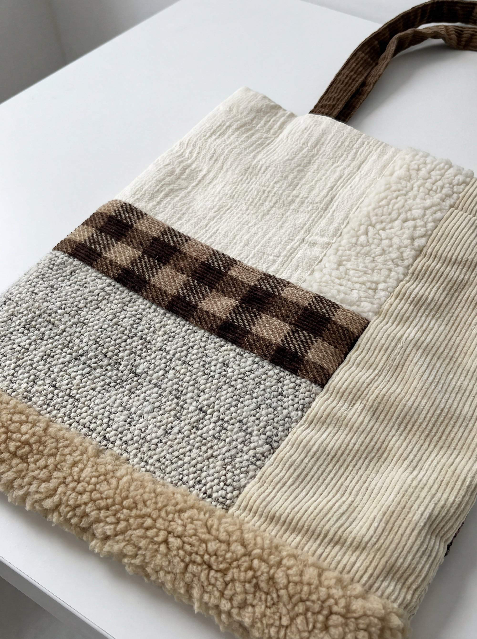 【異素材×両面デザイン】パッチワークトート＊ニュアンスベージュ