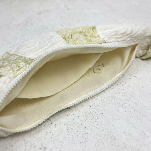 月に咲く花｜金糸ジャカード × 立体刺繍の半月ショルダーバッグ 4